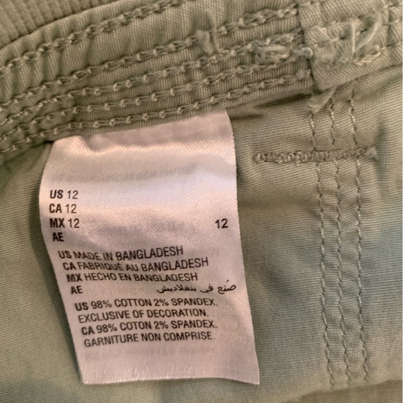 Style & Co. size 12 Khaki green CARGO capris with rushing gathers on legs. - Picture 3 of 10